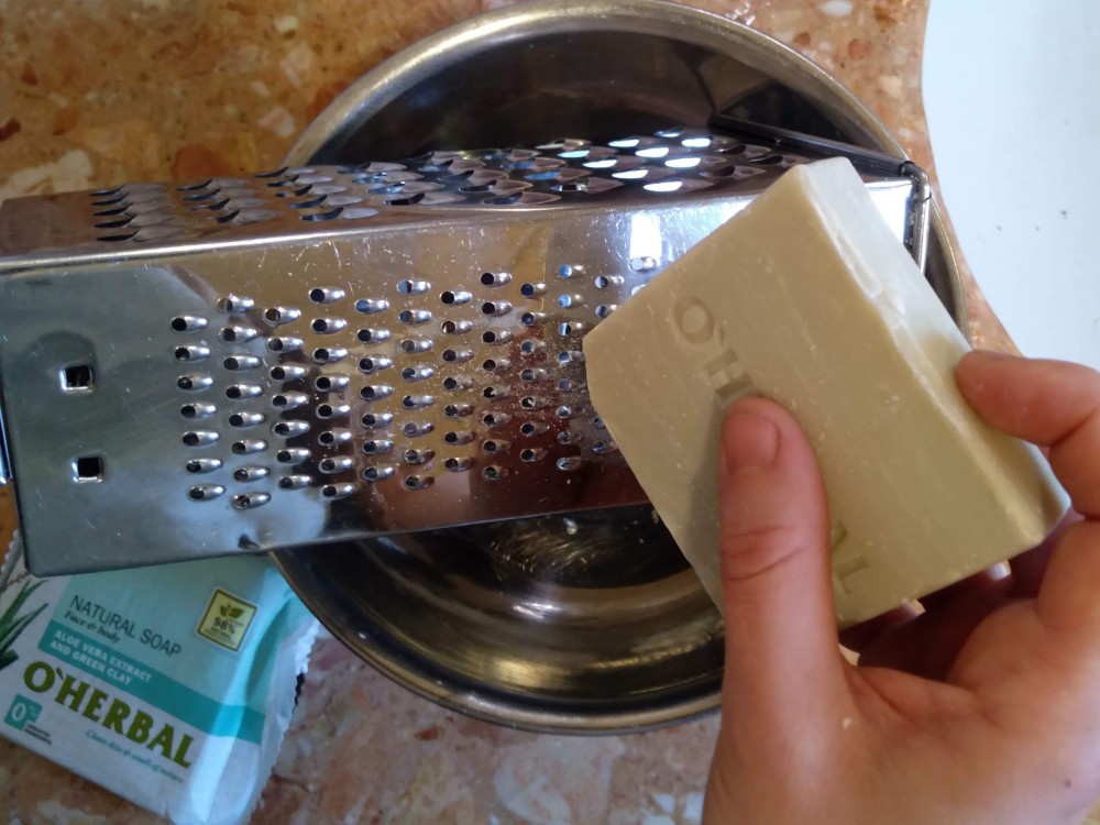 Mydło filcowane - tarcie mydła