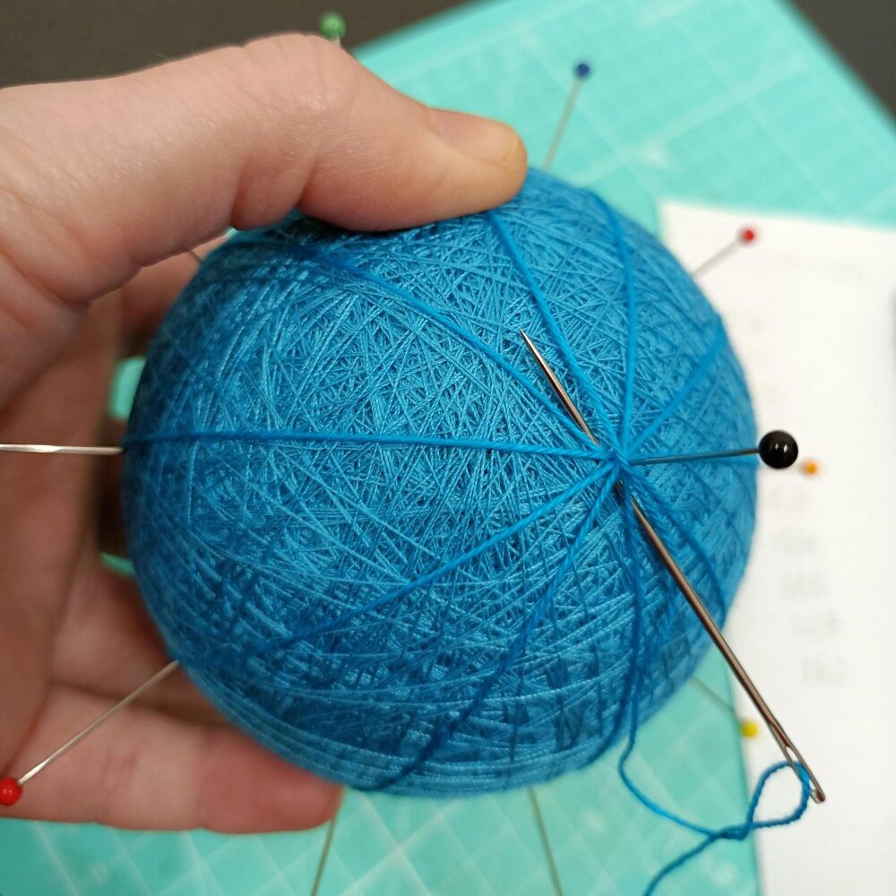simple 10 division - temari - obszywanie bieguna
